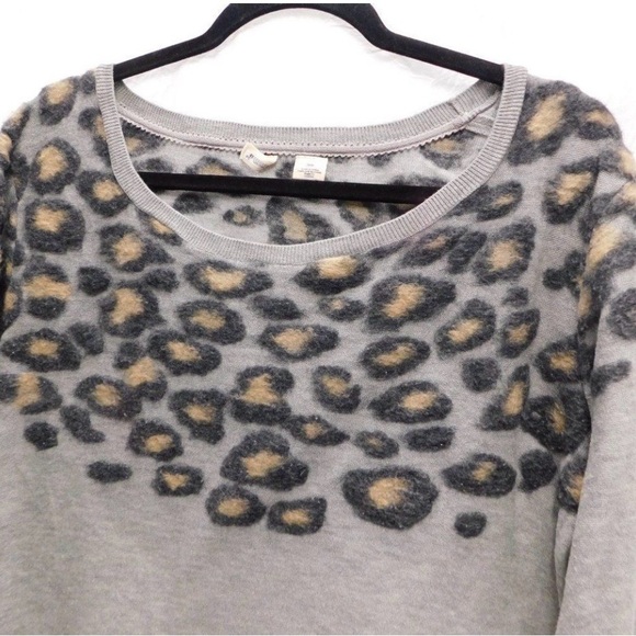 🦋 Moth Gray Leopard Print Sweater - Picture 9 of 11